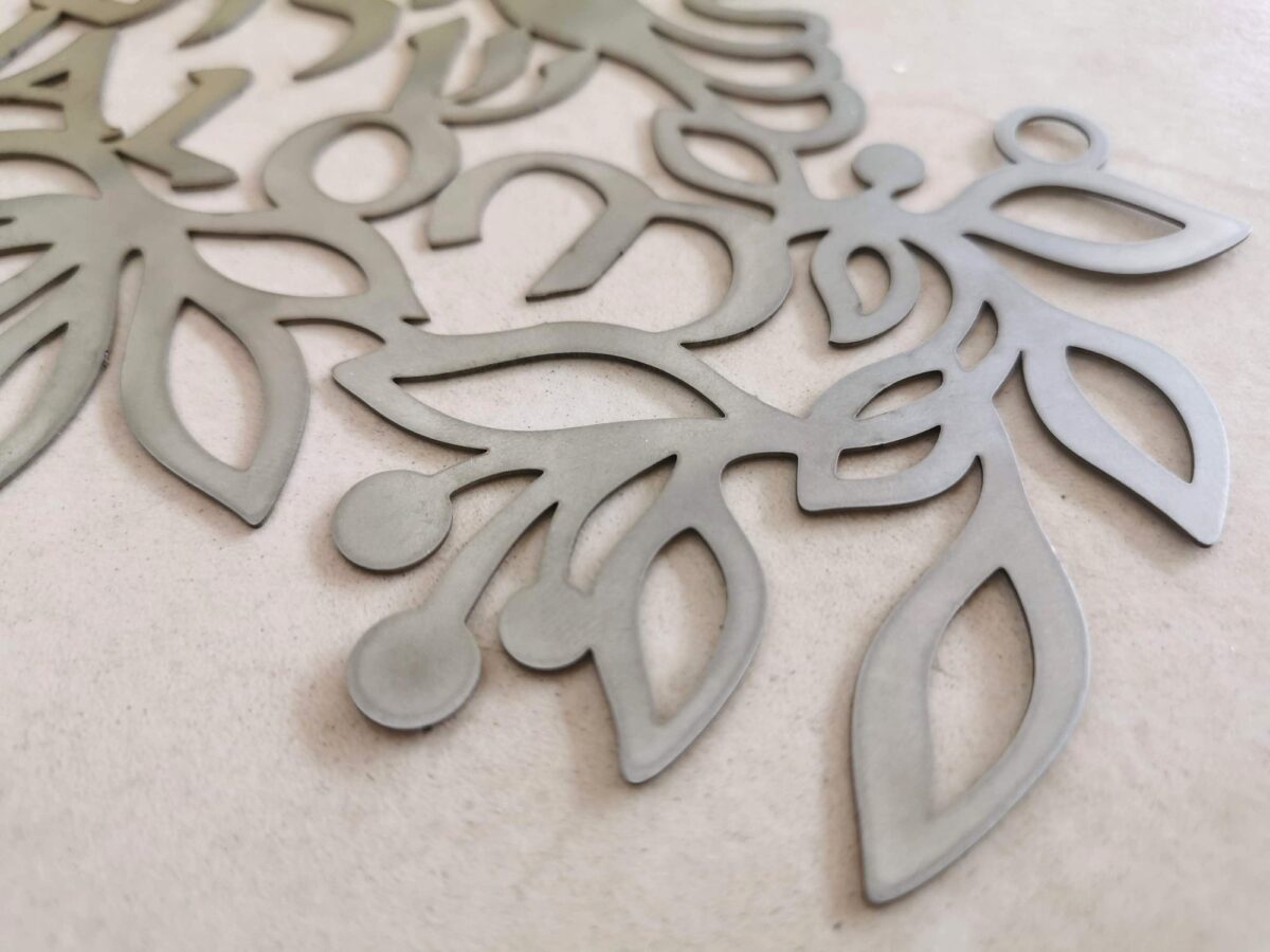 Shalom sign metal cut detail