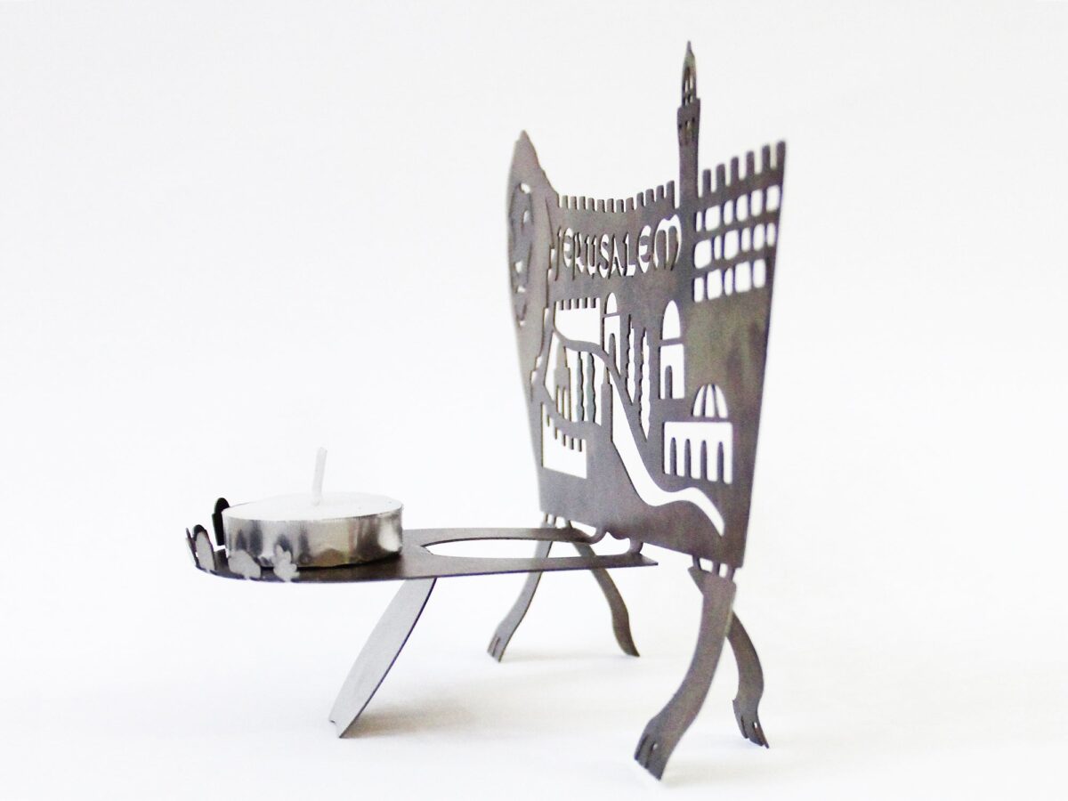 One of a kind Lion Candle holder detail